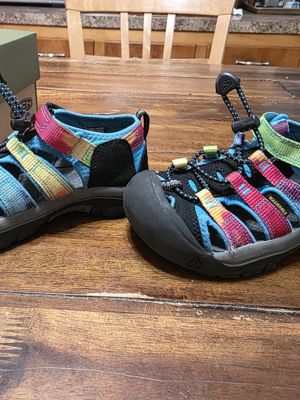Keens rainbow tie dye Newport H2 hybrid sandal US size 12 EU size 30